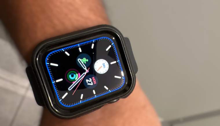 Fixing the mysterious blue box on Apple Watch screen